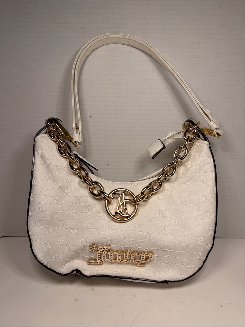 Juicy Couture Crescent
Shoulder Bag White Gold
Chain Rhinestone Logo